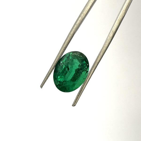 Oval-Cut Emerald Gemstone 4.41 cts – Green
