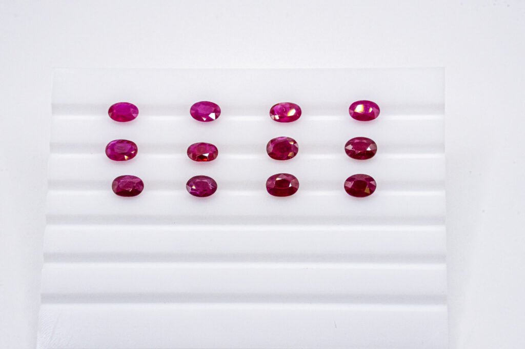 Buy loose natural rubies online in Italy, certified pigeon-blood red rubies for fine jewelry, Natural unheated Burmese ruby with rich pigeon-blood red saturation for high-end gold jewelry loose natural ruby gemstone, certified pigeon blood ruby stone, unheated burmese ruby for jewelry, oval cut red ruby gemstone, wholesale loose rubies for goldsmiths